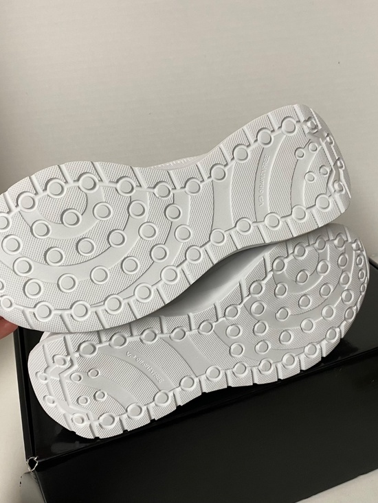Donald Trump POTUS 45 White Sneakers M5/W6.5 • With Box & Card • Gold Accent